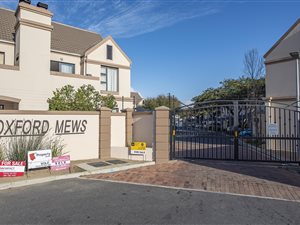 3 Bed Apartment in Somerset West Central