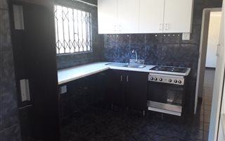 1 Bedroom Garden Cottage in Hurlyvale
