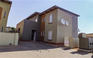 2 Bedroom Apartment in Waterval East