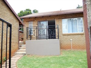 3 Bed Townhouse in Moreleta Park