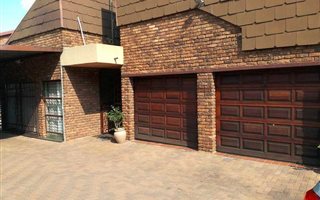 5 Bedroom House in Laudium