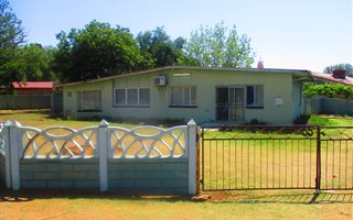 4 Bedroom House in Saaiplaas