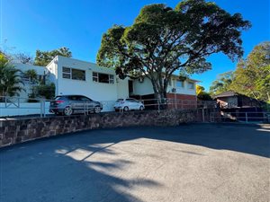 1350 m² Commercial space in Berea