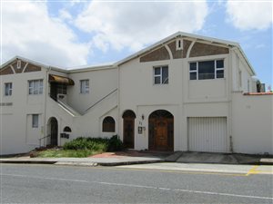 5 Bed Apartment in Port Elizabeth Central