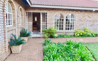 3 Bedroom House in Van Der Hoff Park