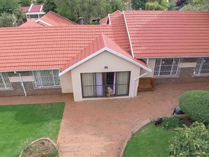 4 Bed House in Helderkruin