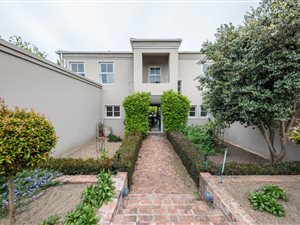 4 Bed House in Bel Aire