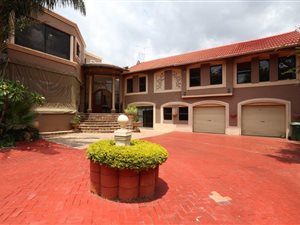 5 Bedroom House in Morningside Manor
