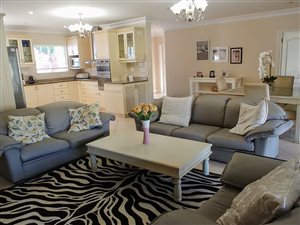 4 Bed Duplex in Mt Edgecombe