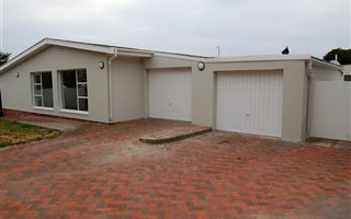 3 Bedroom House in Newton Park