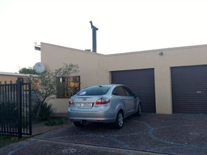 3 Bed House in Hex Park