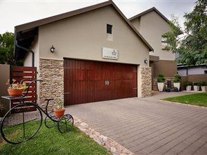 3 Bed House in Waterfall Country Village