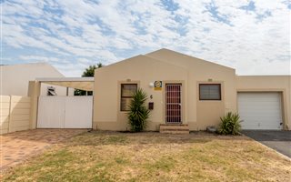 2 Bedroom House in Sunningdale