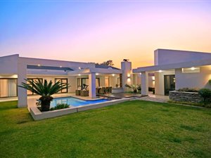 4 Bed House in Benmore Gardens