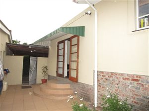 5 Bed House in Amalinda North