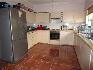 5 Bed House in Amalinda North