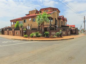 4 Bed House in Lenasia