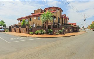 4 Bedroom House in Lenasia