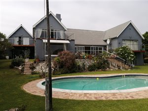 3 Bed House in Grassy Park