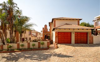 3 Bedroom Townhouse in Sundowner