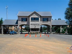 2 Bed Townhouse in Helderwyk Estate