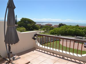 5 Bed House in Santareme
