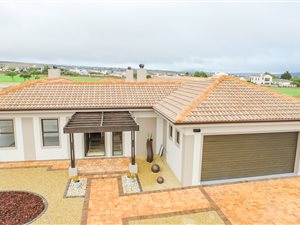 3 Bed House in Langebaan Country Estate
