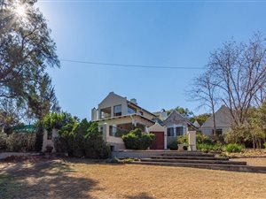 8 Bed House in Chartwell