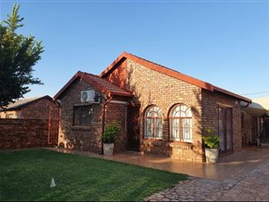 3 Bed House in Chantelle