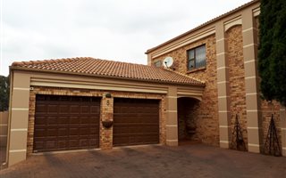 2 Bedroom Cluster in Boksburg West