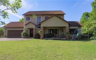 3 Bedroom House in Clifton Hill Estate