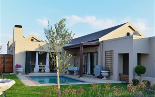 3 Bedroom House in Kelderhof Country Village