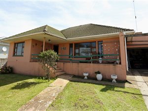 3 Bed House in Greenfields