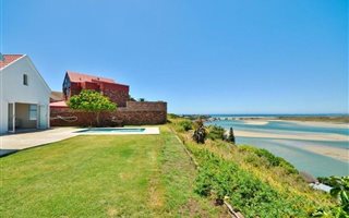 3 Bedroom House in Bluewater Bay