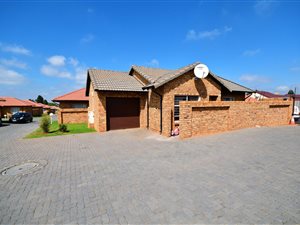 2 Bed Townhouse in Witpoortjie