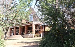 903 ha Farm in Alma