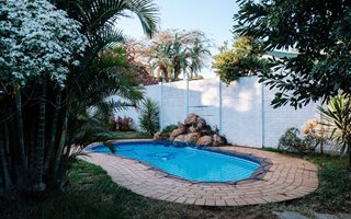 3 Bedroom Simplex in Sunningdale