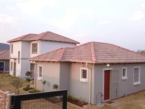 3 Bed House in Lotus Gardens