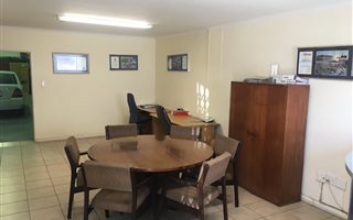 220 m² Industrial space in Airport Industria