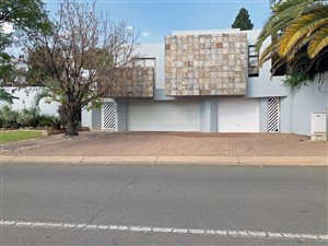 4 Bed House in Hurlingham Manor