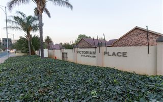 2 Bedroom Townhouse in Krugersdorp North