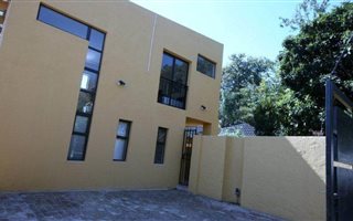 1 Bedroom Garden Cottage in Norwood