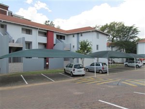2 Bed Flat in Groenkloof