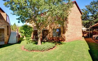 2 Bedroom Townhouse in Willowbrook