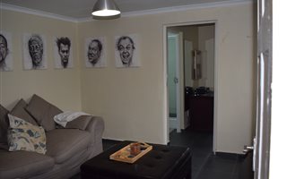 1 Bedroom Garden Cottage in Norwood