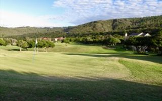 695 m² Land available in Hersham
