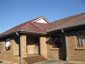 4 Bed House in Kingsview