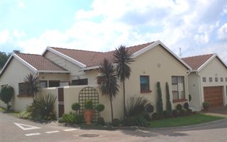 3 Bedroom Cluster in Blairgowrie