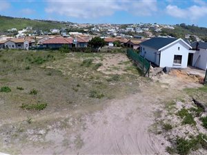 590 m² Land available in Plettenberg Bay