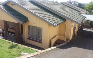 6 Bedroom House in Red Hill